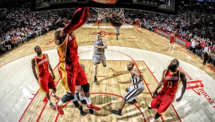 爱游戏在线-高光闪耀：联盟中最耀眼的球星表现，nba高光