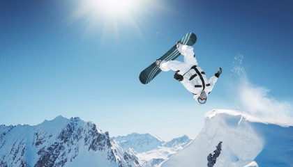 爱游戏GAMING平台-_爵士队攻防一体，排名稳步提升_，爵士队员阵容